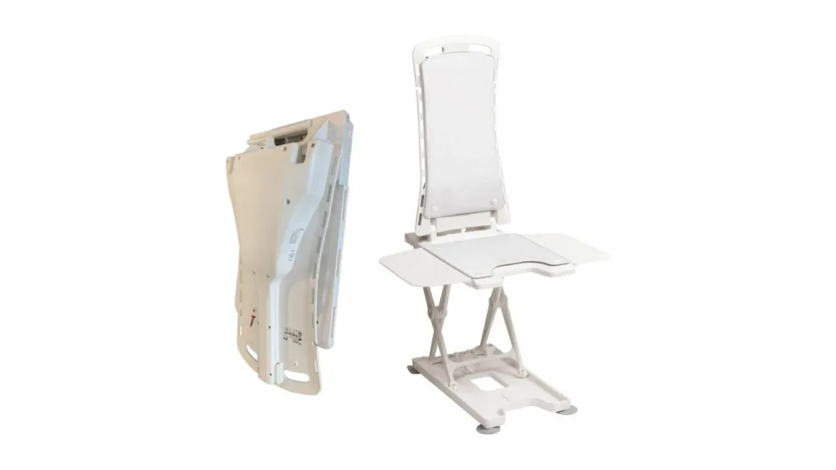 Drive Medical Bellavita 2G Classic Badewannenlift in einer weißen Wanne