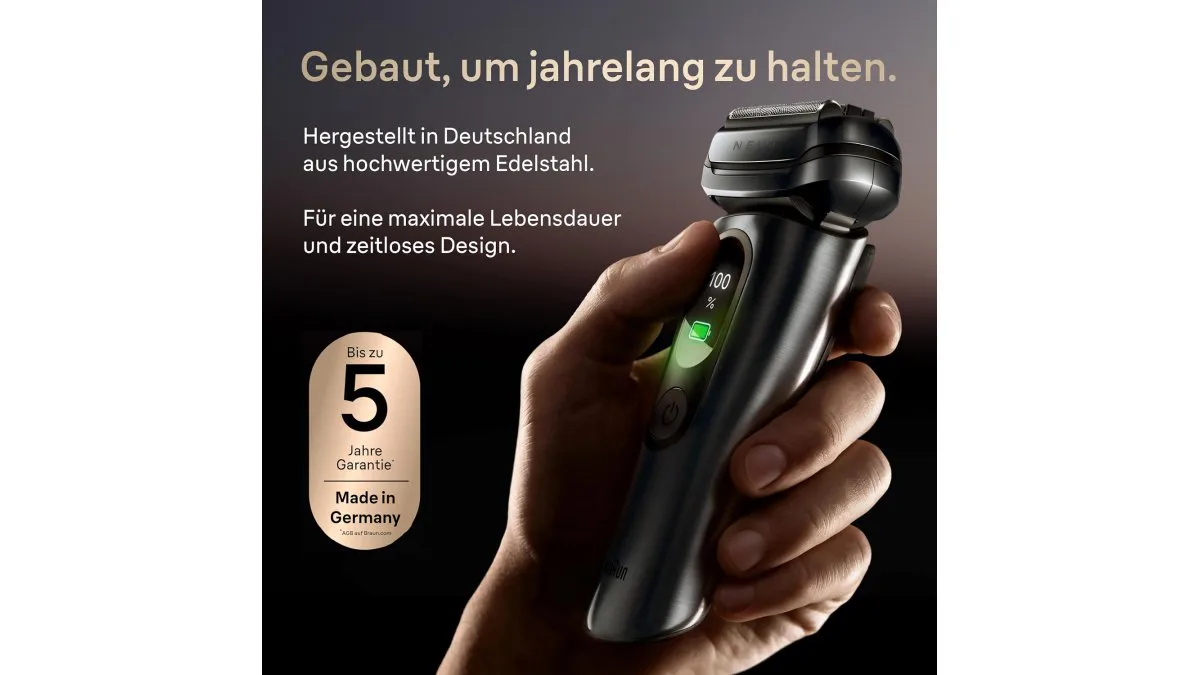 Braun NEVO Rasierer in Silber, kompaktes Gehäuse und Folienkopf deutlich sichtbar – weitere Produktansicht 3