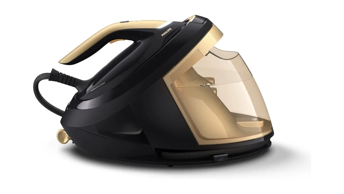Philips PerfectCare 8000 Dampfbügelstation groß und leistungsstark auf einem stabilen Tisch